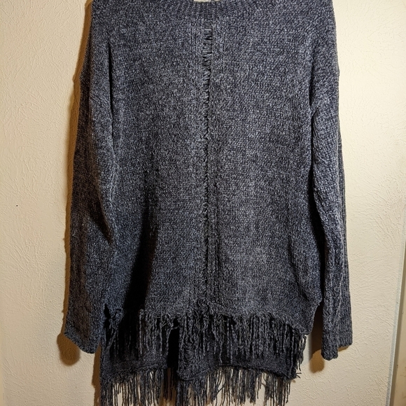 Umgee tunic fringe sweater - Picture 8 of 8